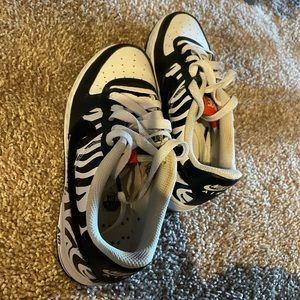 Zebra Air Force 1 youth 3.5/ women’s 5
